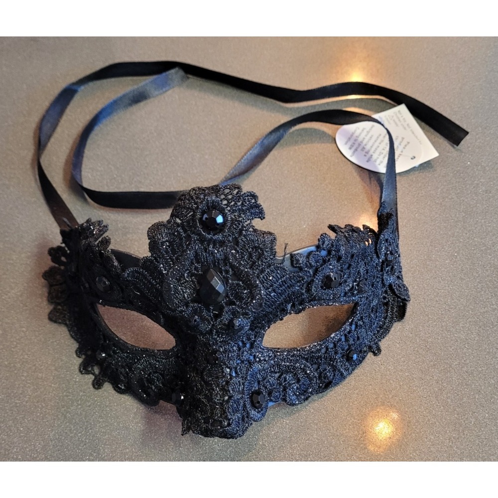 Adult Ladies Black Lace with Jeweled Accents Parisian Mask Masquerade 0/S